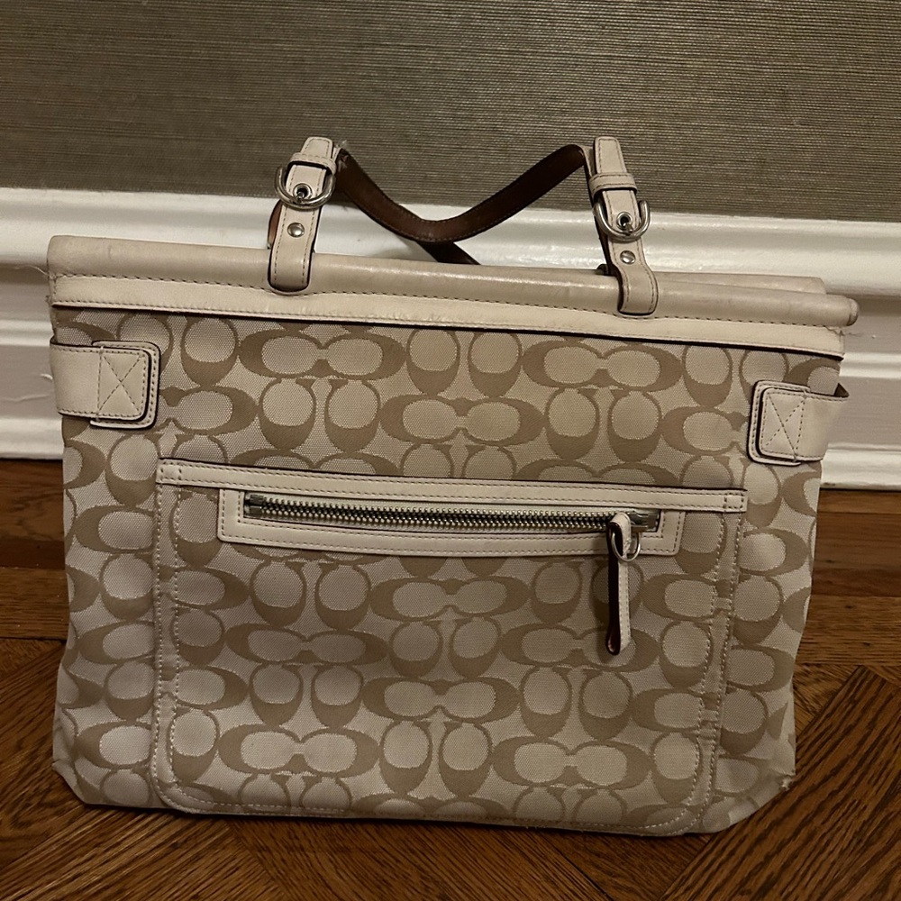 Coach Bag - Picture 2 of 7